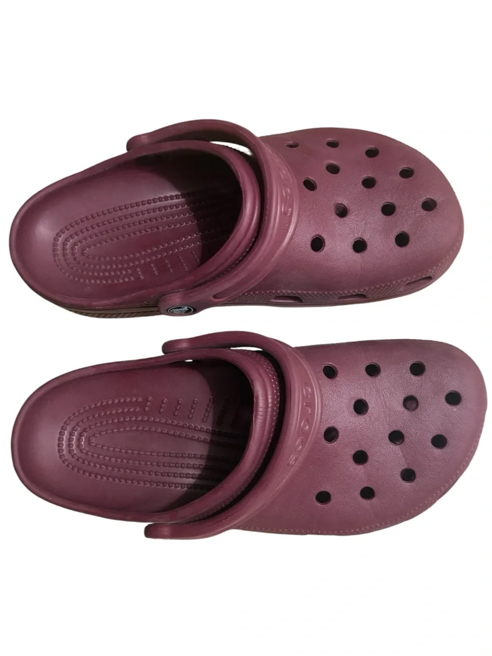 CROCS Comfortable Slip-onClogs in Deep Maroon Size 8 -- PERFECT FOR FALL!!!!